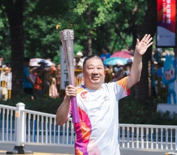 浙江尊龙凯时股份董事长李国平先生圆满完成杭州第19届亚运会火炬传递